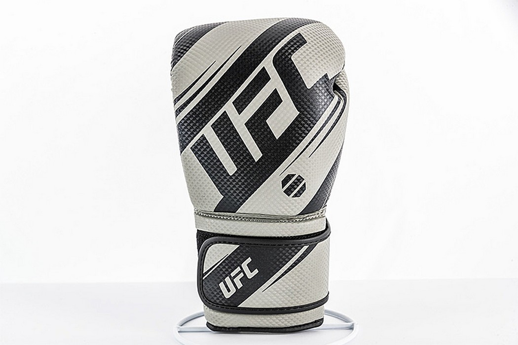 Боксерские перчатки UFC PRO Performance Rush Black,14oz 1050_700